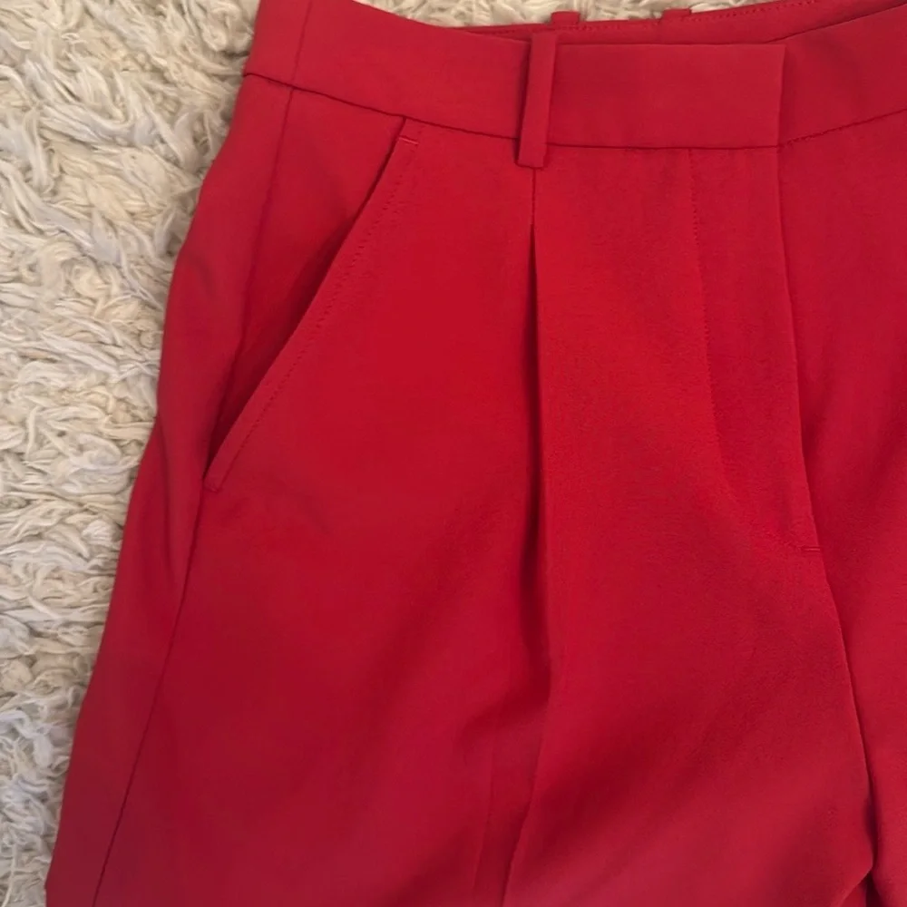 NWOT- Zara Women's Shorts.. Fuchsia color - Picture 9 of 12